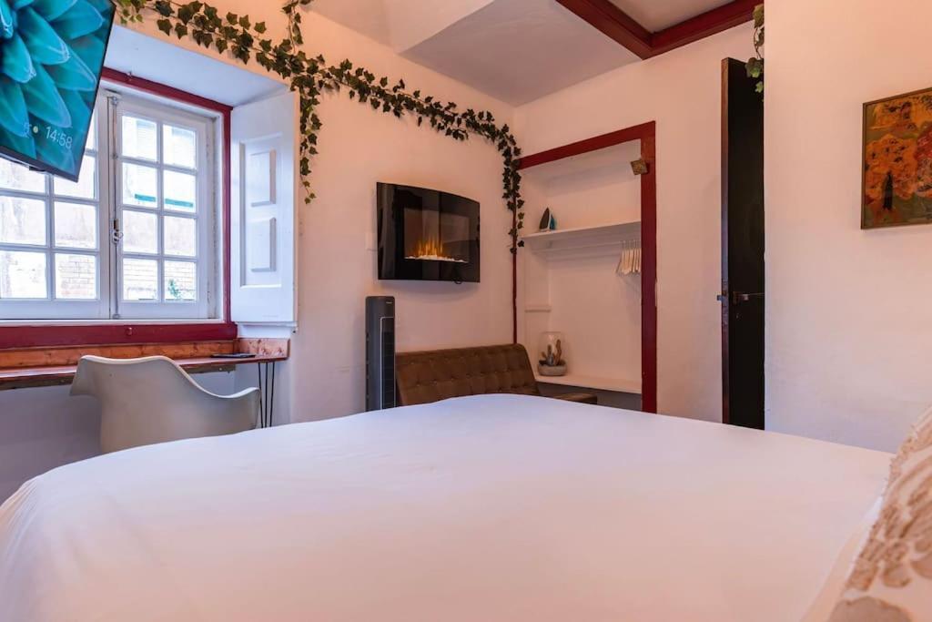 Вилла Unique Luxurious 17-Century Smart Chapel In Historical Center - Sintra Wow Экстерьер фото